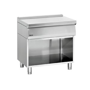 Pracovn� plochy a stoly + p��slu�enstv�