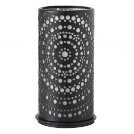 P�i p�du se nerozbije, na stole vytv��� n�dhern� vzor od sv��ky.