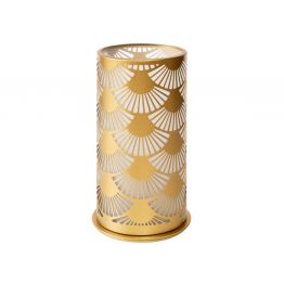 Sv�cen - jeho vnit�n� ��st optimalizuje sv�tlo sv��ky a vytv��� na stole n�dhern� vzor.